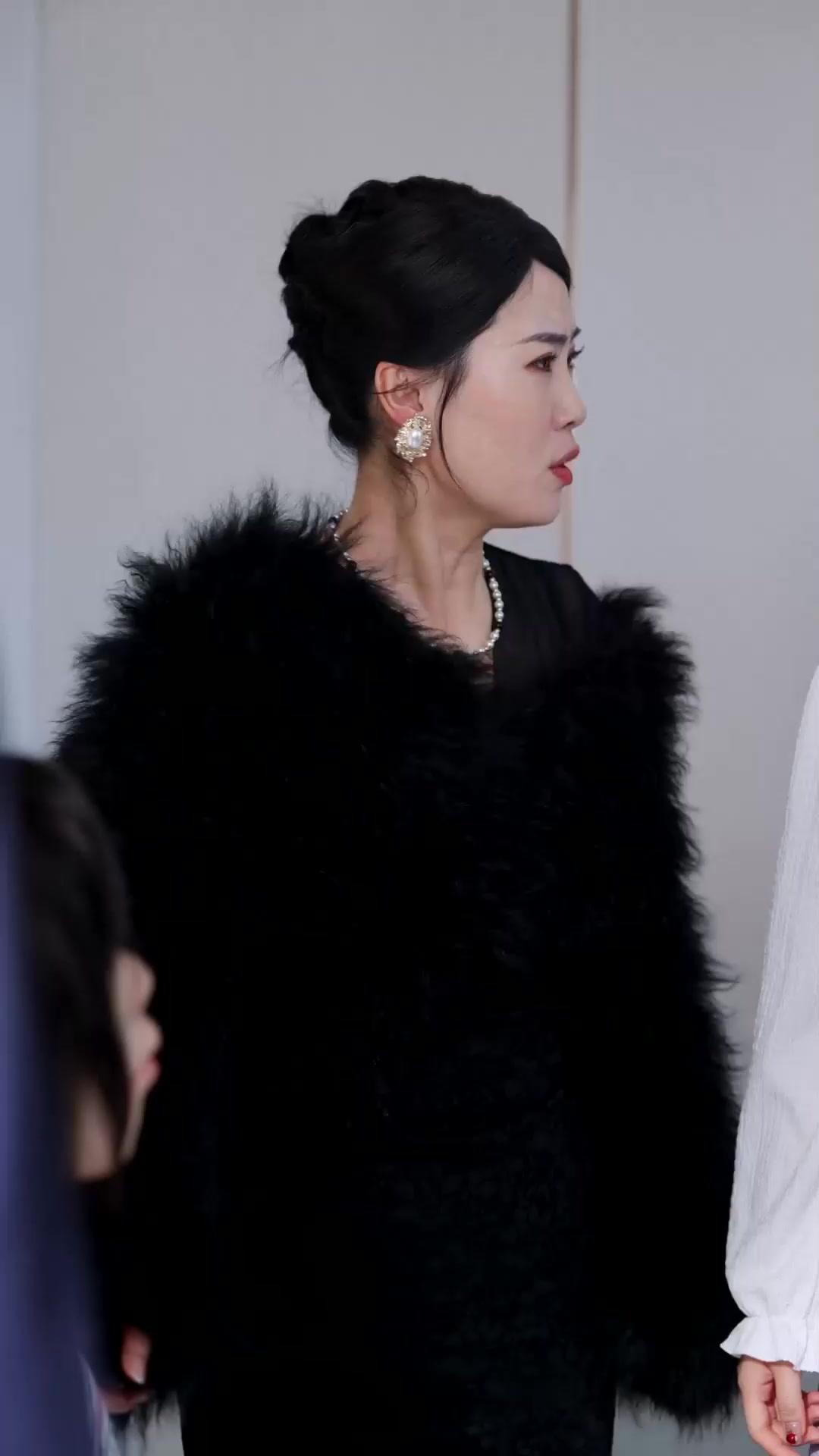 (Dubbed)Winter Romance at the Grand Hotel