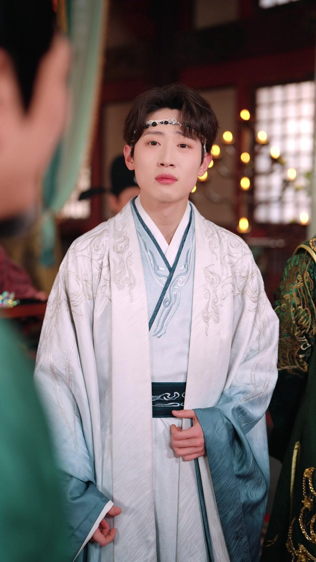 Time Travel: Her Majesty’s MVP!