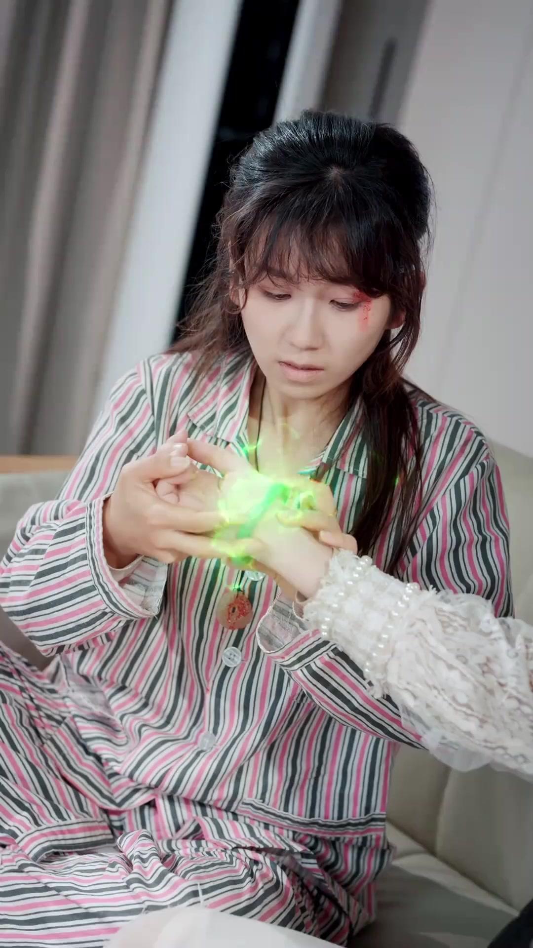 盲目の私が手に入れた最強の眼