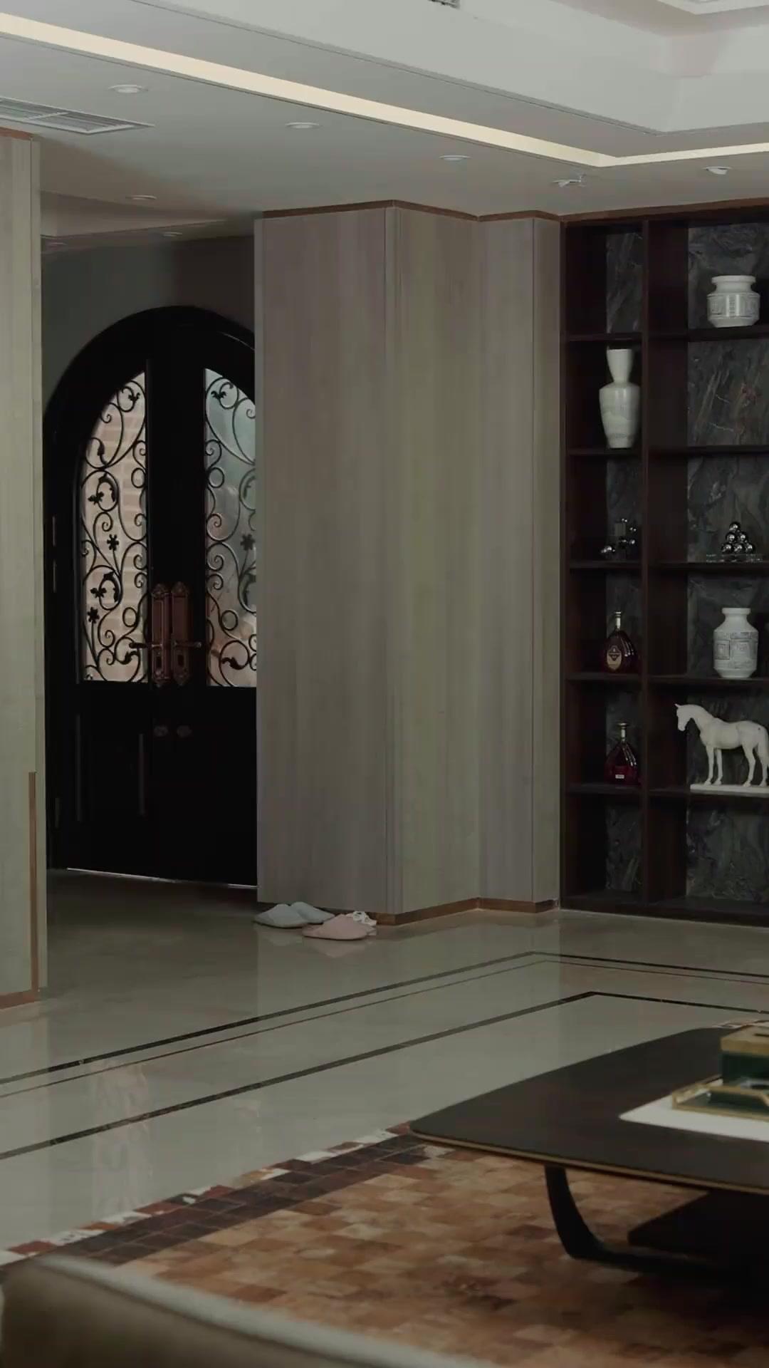 (Dublagem) Quem Me Deu Luz, Me Afogou no Escuro