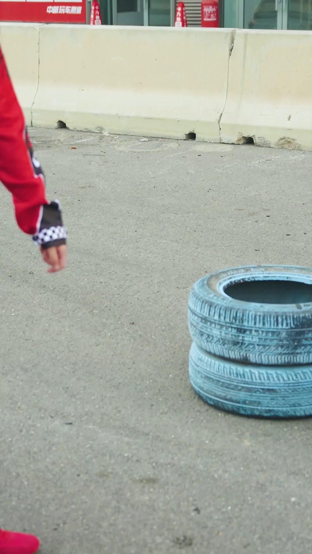 Kidding? That Washer Guy's a Racing PRO!  