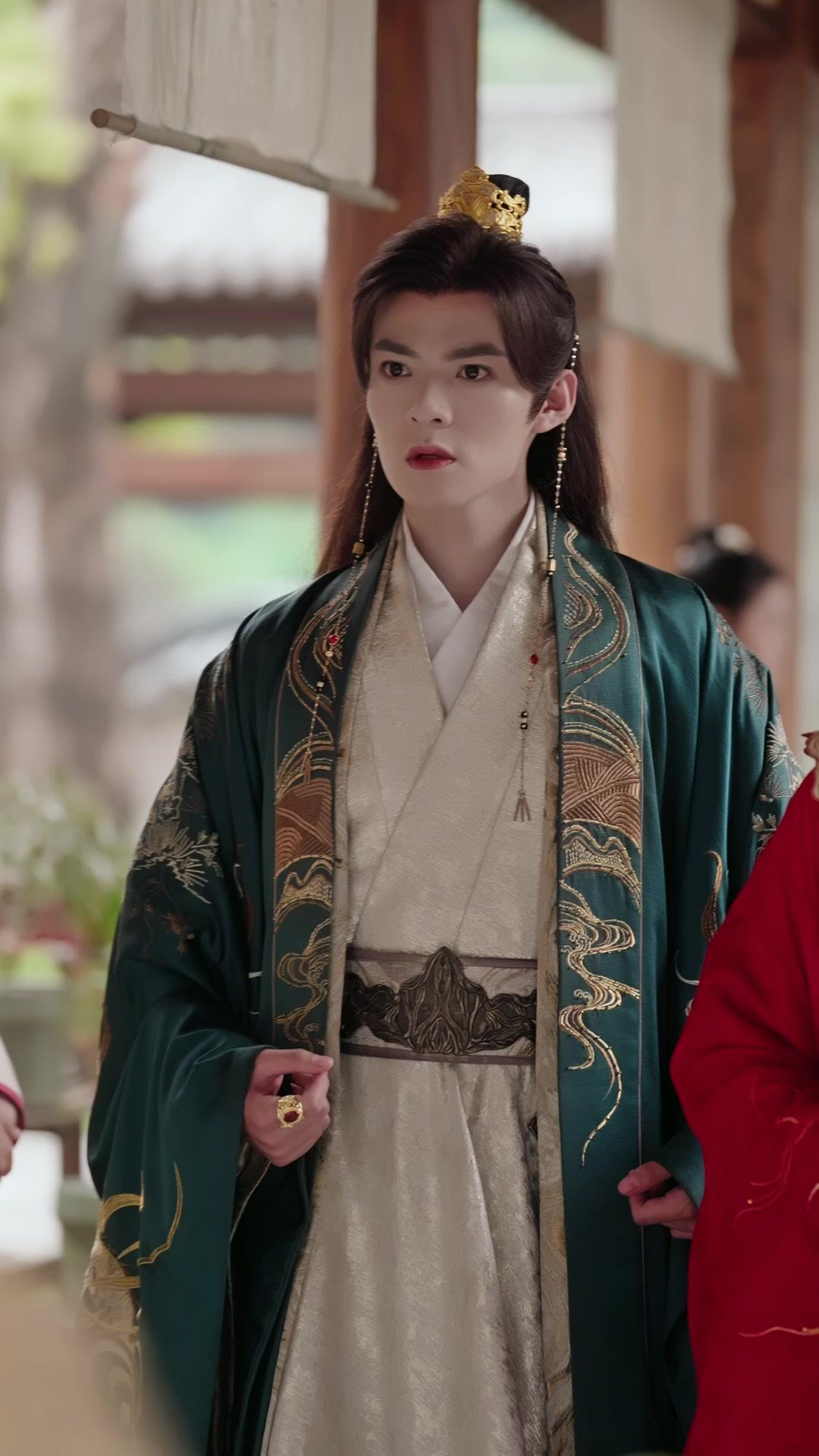 Putri Bangkit, Raja Lahir