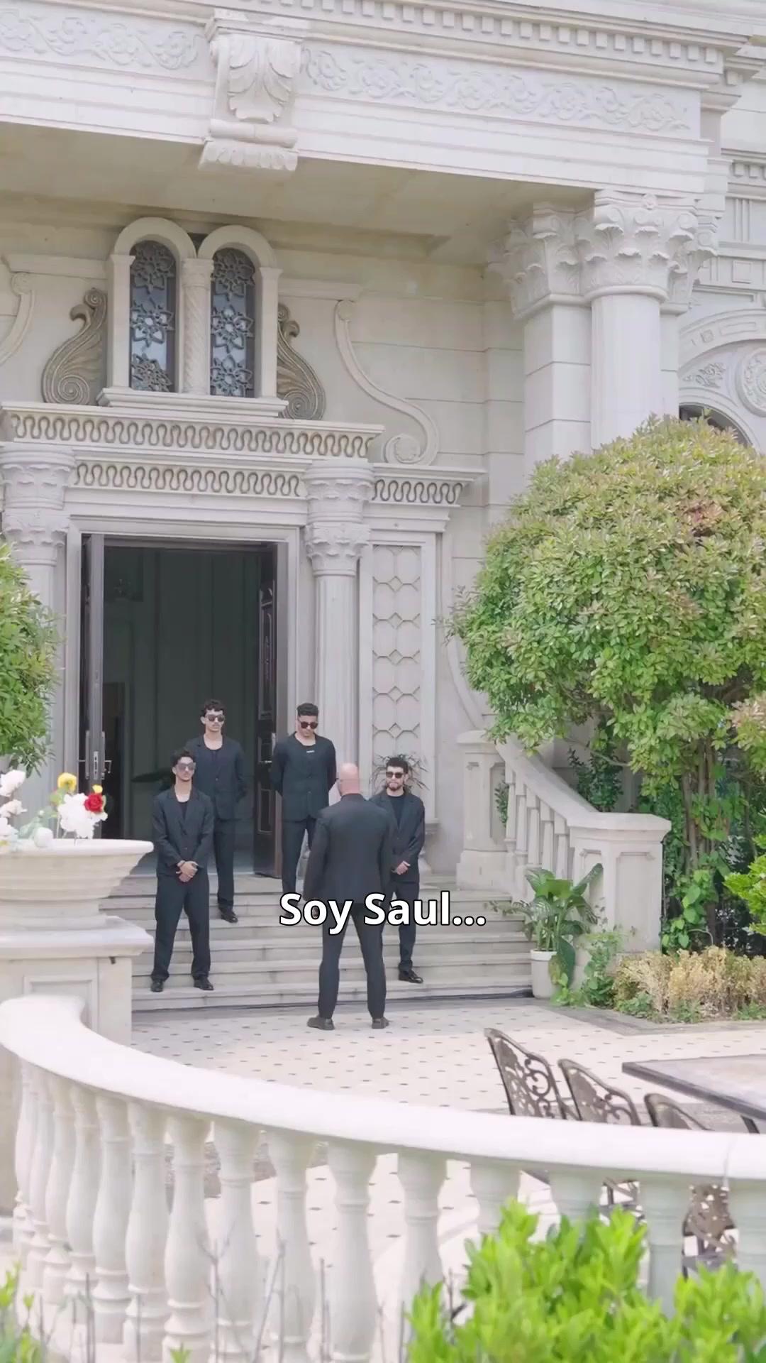 (Doblado) Los puños del engaño