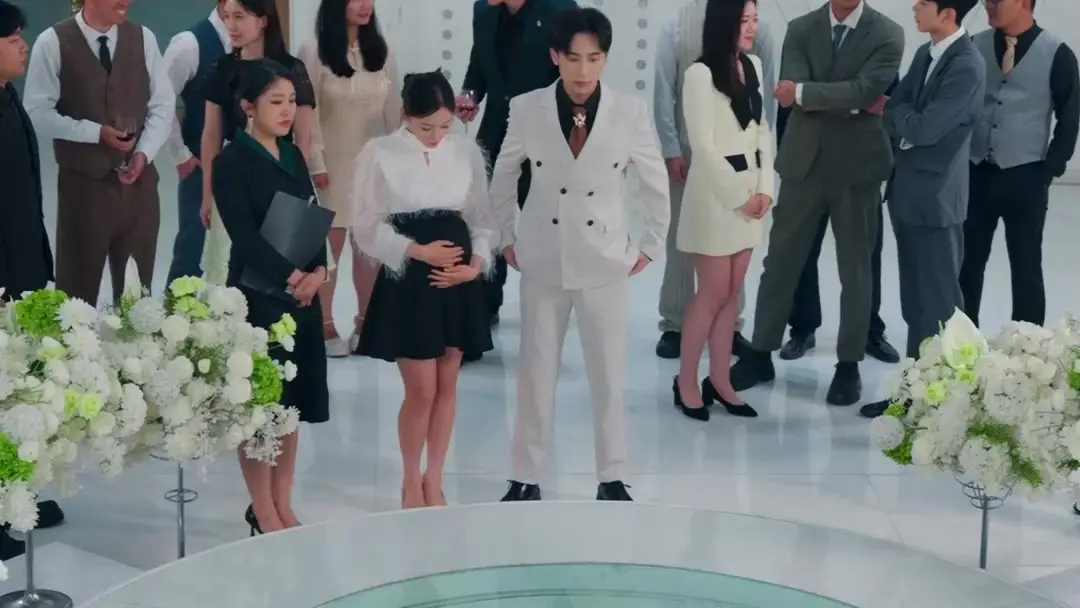 Echoes of the Bloodline: When the Groom’s Smile Hides a Knife