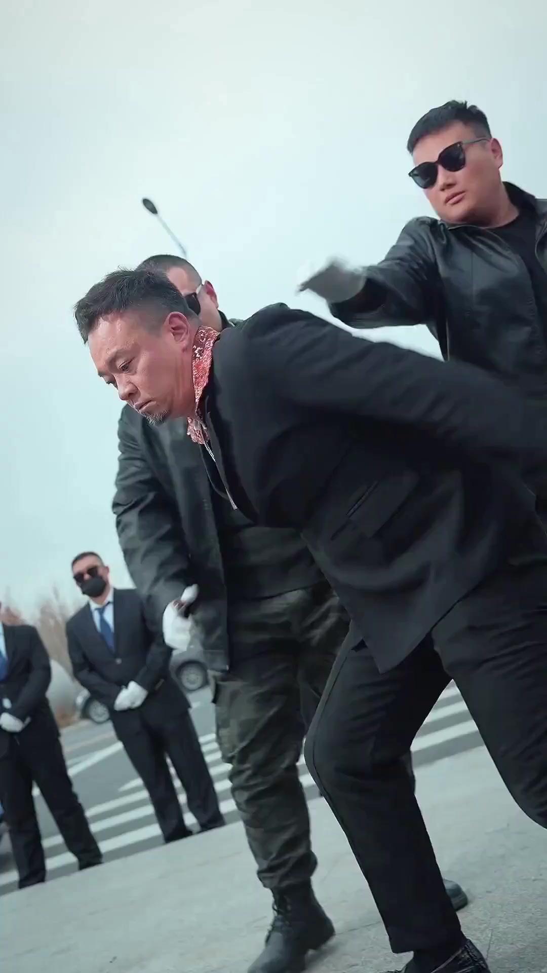 (พากย์เสียง) มังกรเดือด