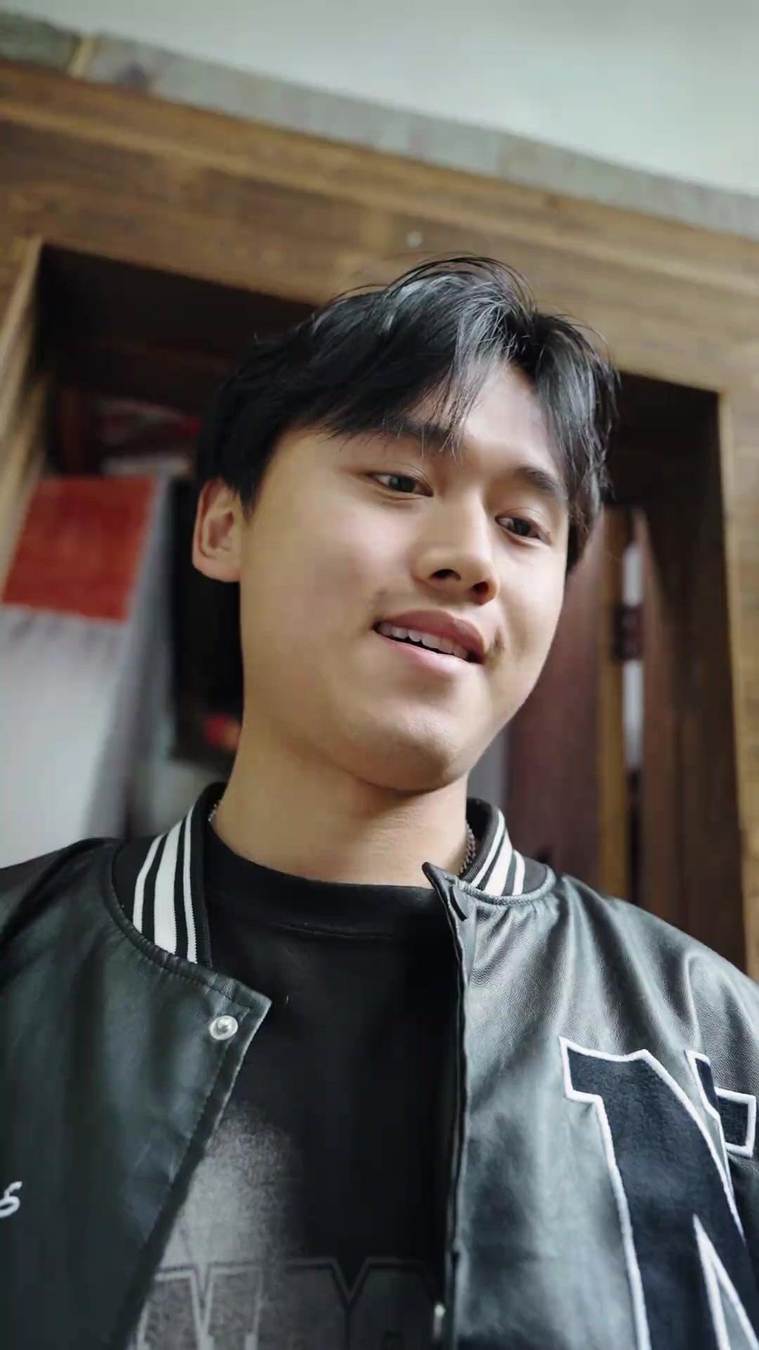 L'AVÈNEMENT DU PHÉNIX