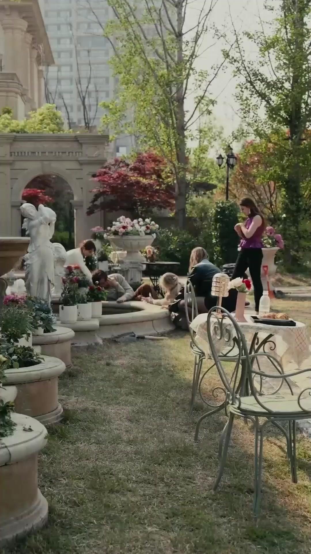 (डबिंग) अरबपति के माता-पिता मत छेड़ो