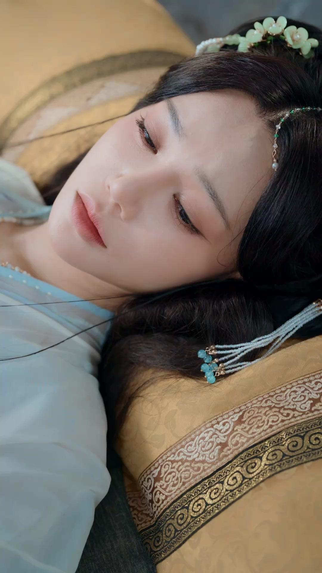 I Borrowed a Prince to Rewrite My Fate 