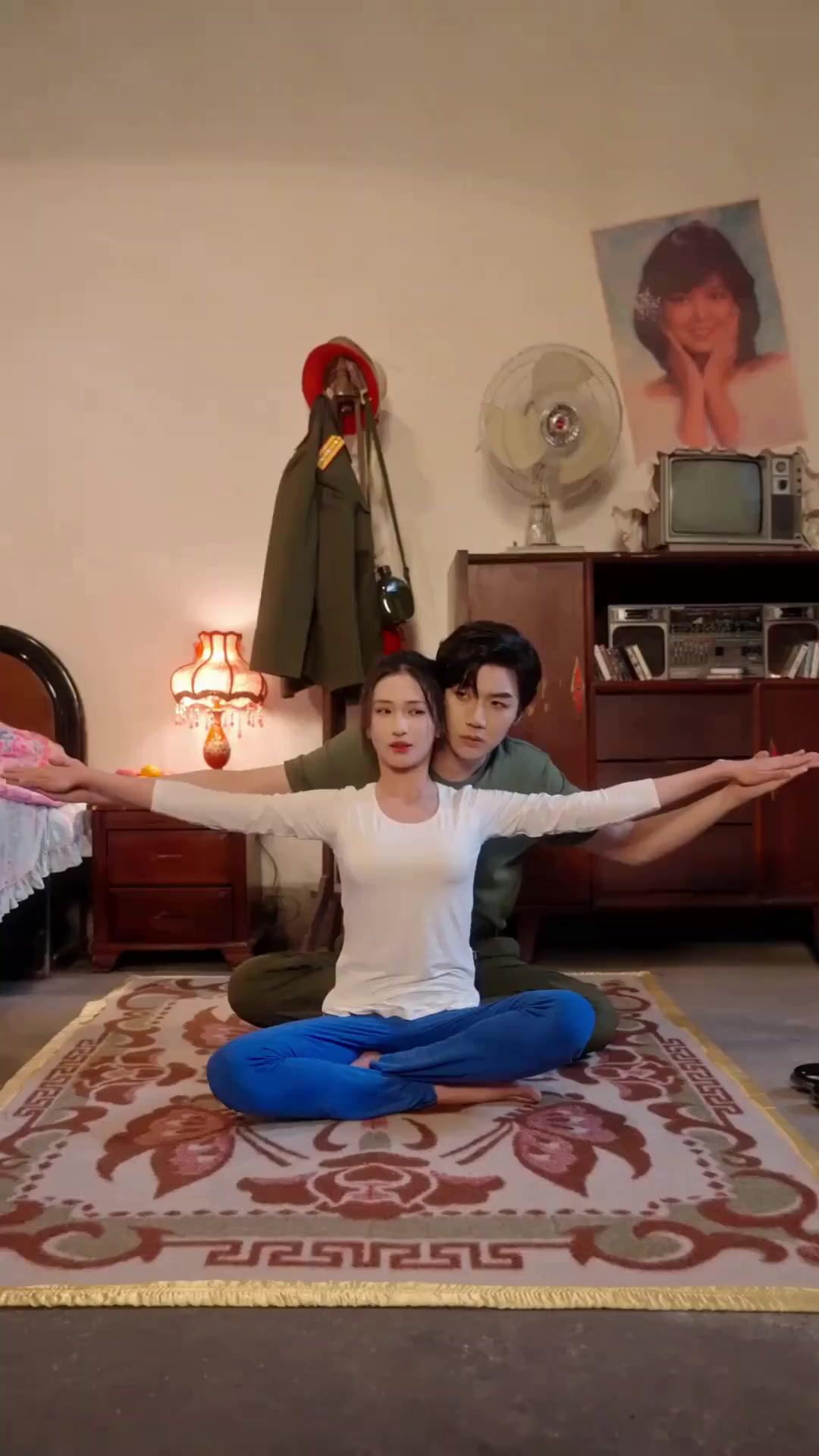 (พากย์เสียง) สามีแปดศูนย์ ผู้ชายแสนใสซื่อ