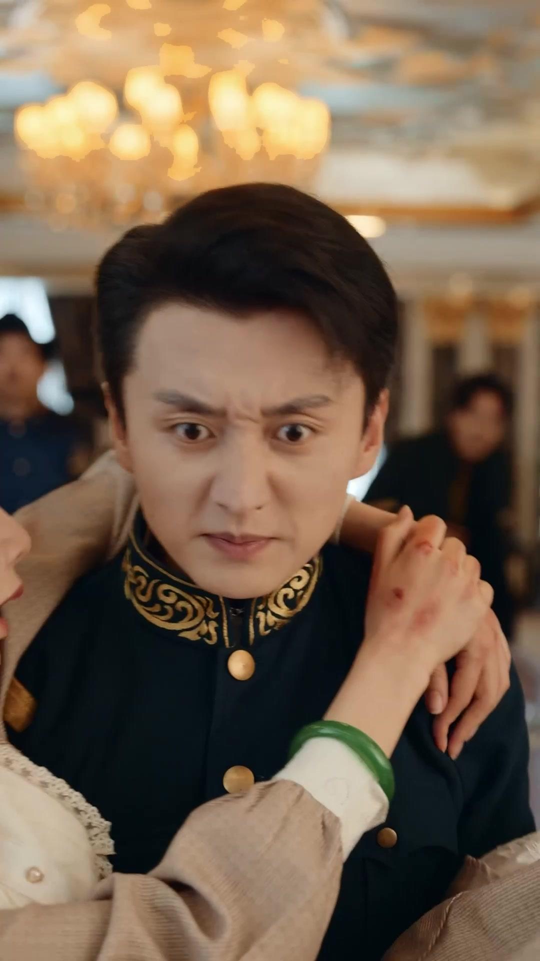 RENAÎTRE DANS LES BRAS DU COMMANDANT