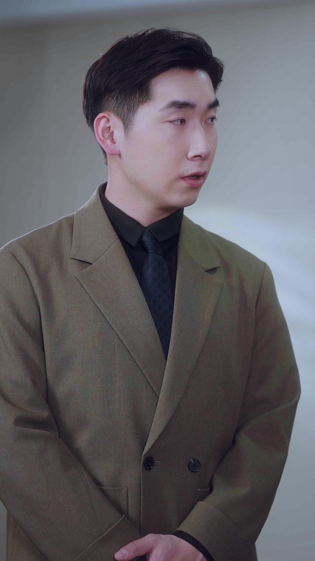 Cinta di Balik Lukisan