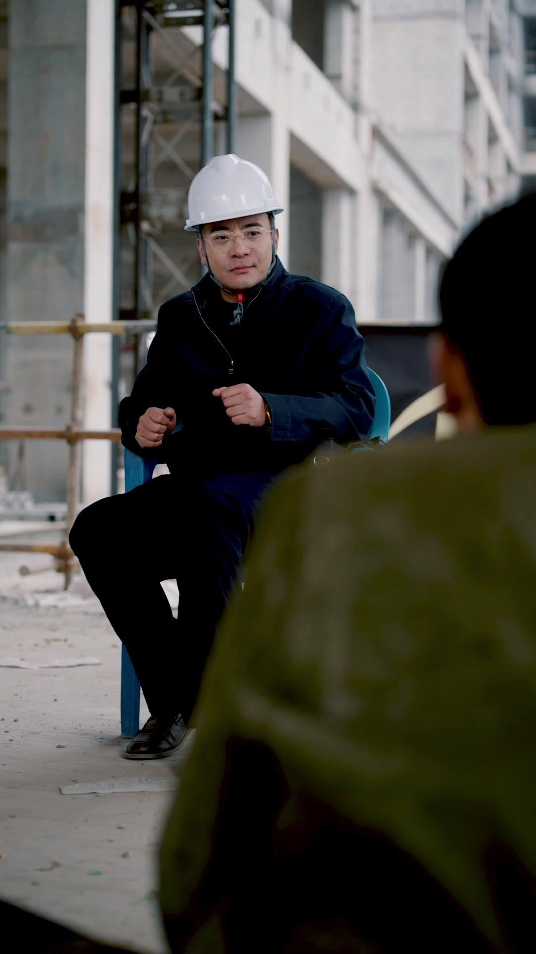 ¡El heredero tomará cartas!