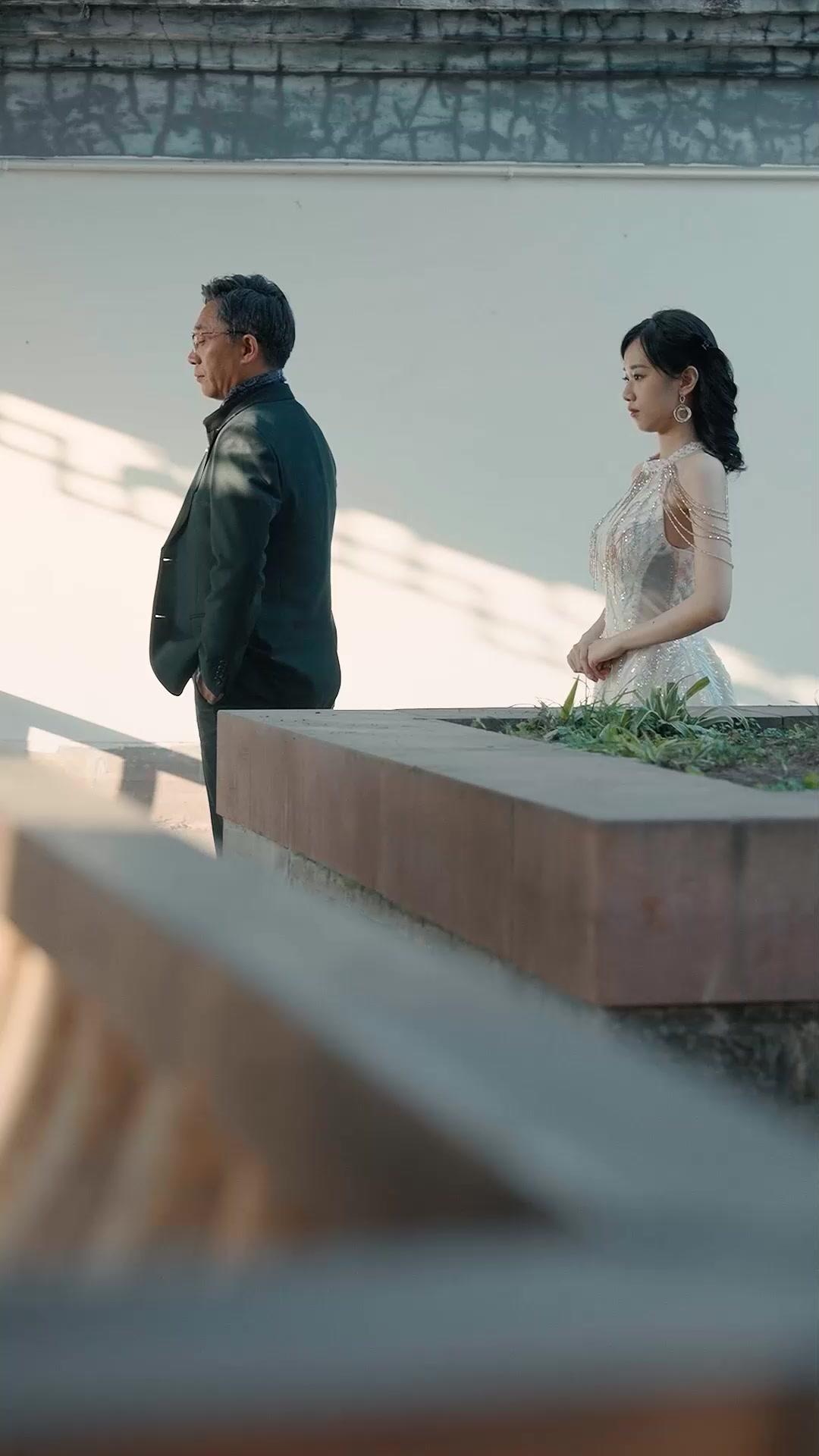 EMBRASSE-MOI JUSQU'À DEMAIN