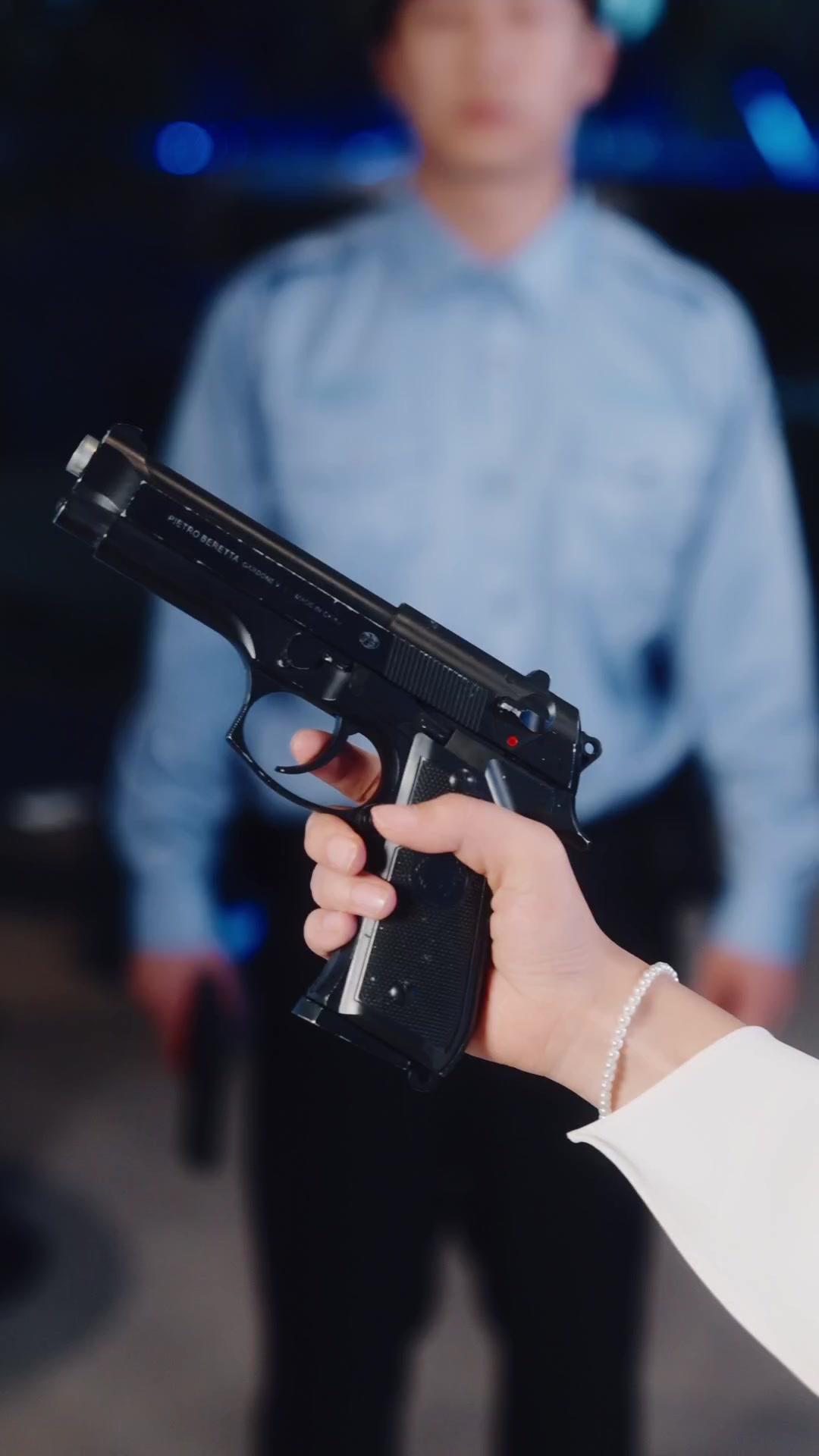 Sayap Terkandas, Pedang Terhunus