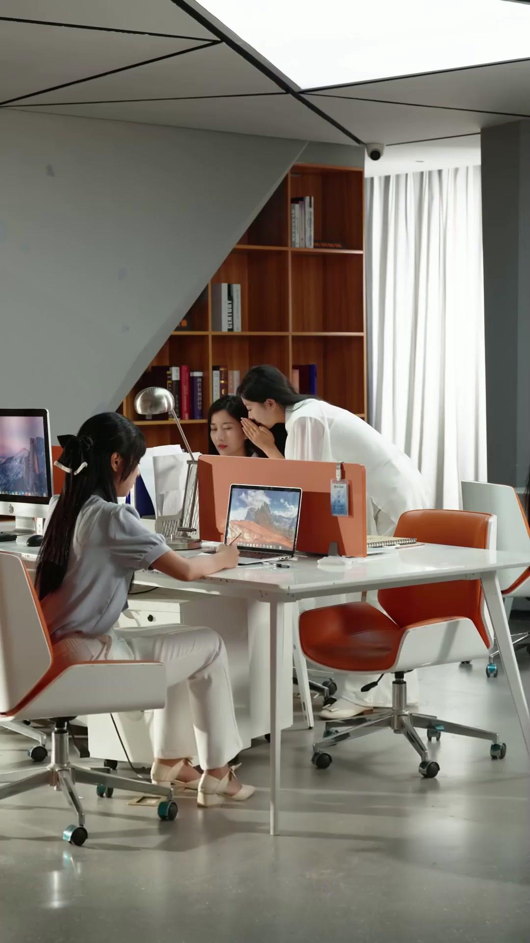 Bos, Jangan Cerai Dulu!