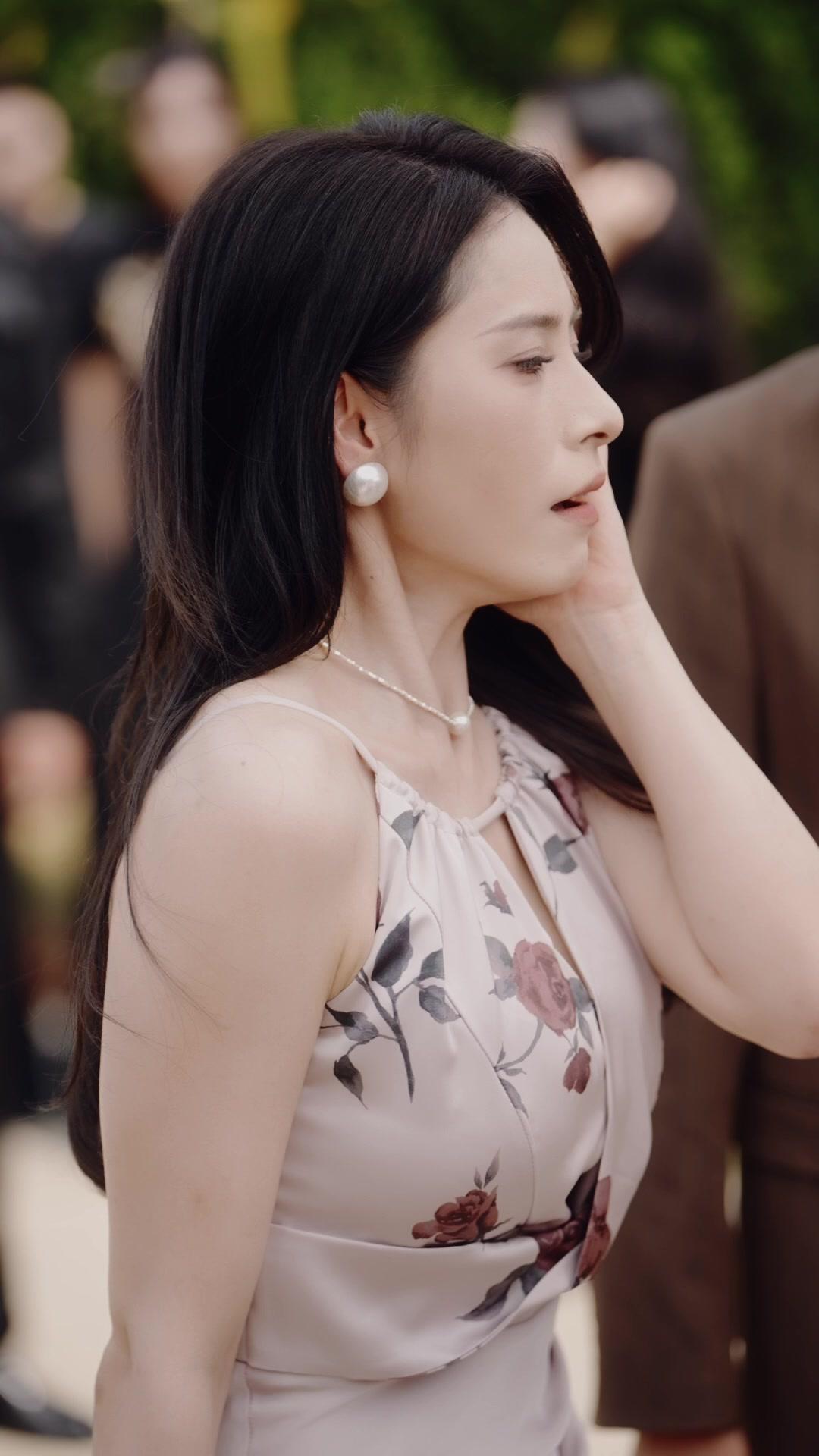 Seragam Perang di Balik Apron