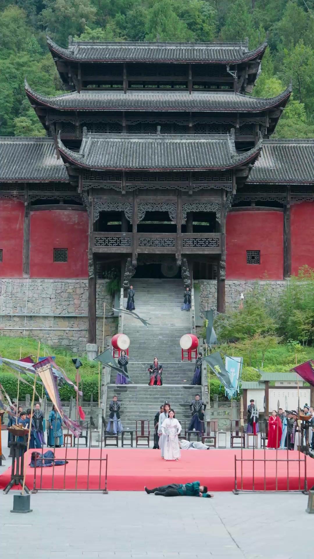 Bajo la máscara del inútil