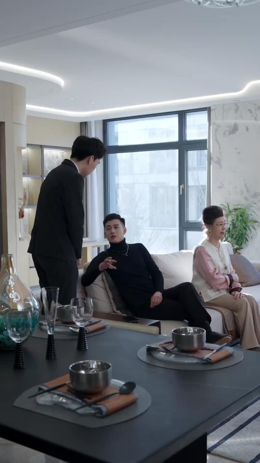 KHÁCH SẠN TÌNH YÊU