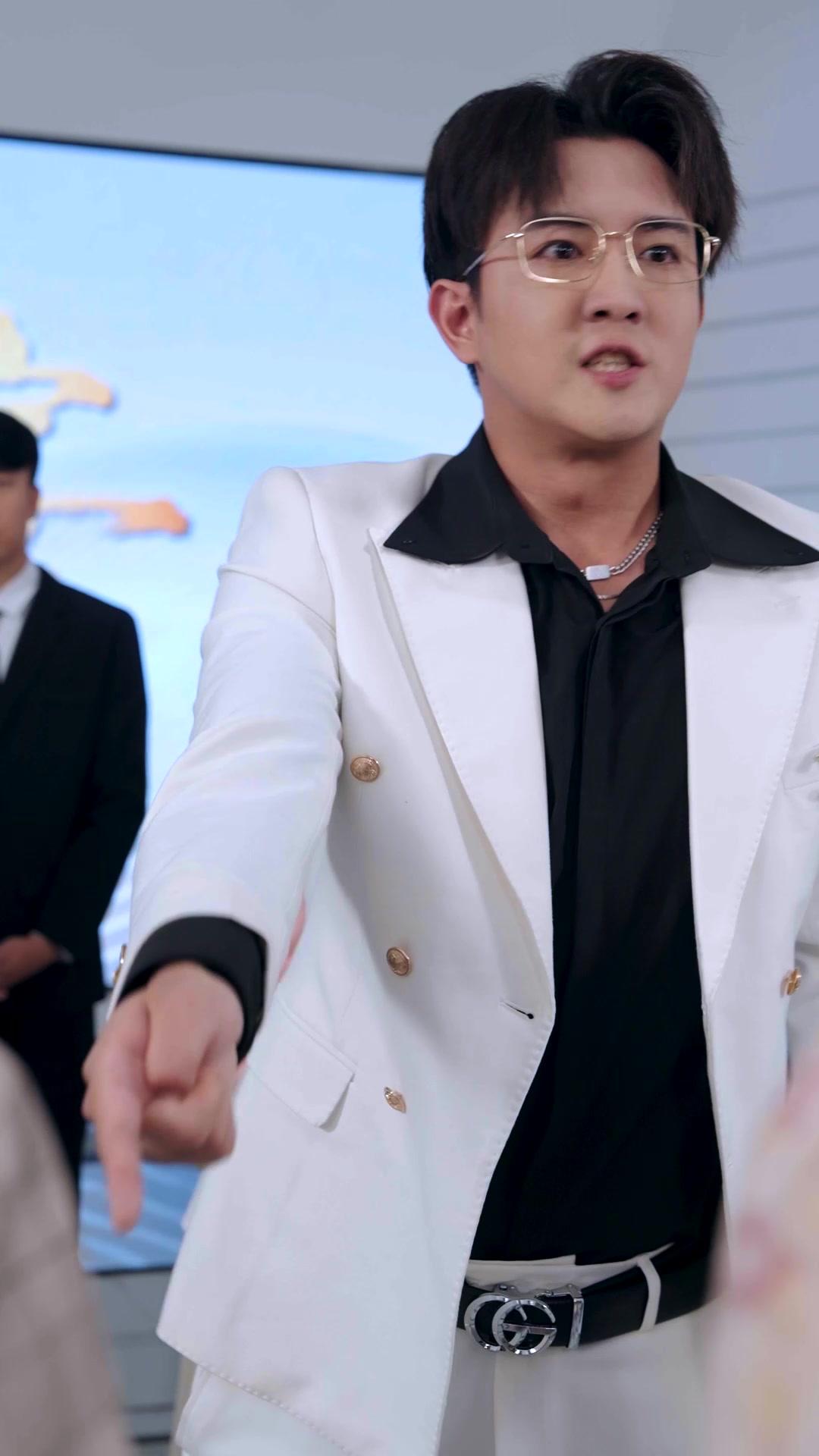 Hell Kitty Lashing Out