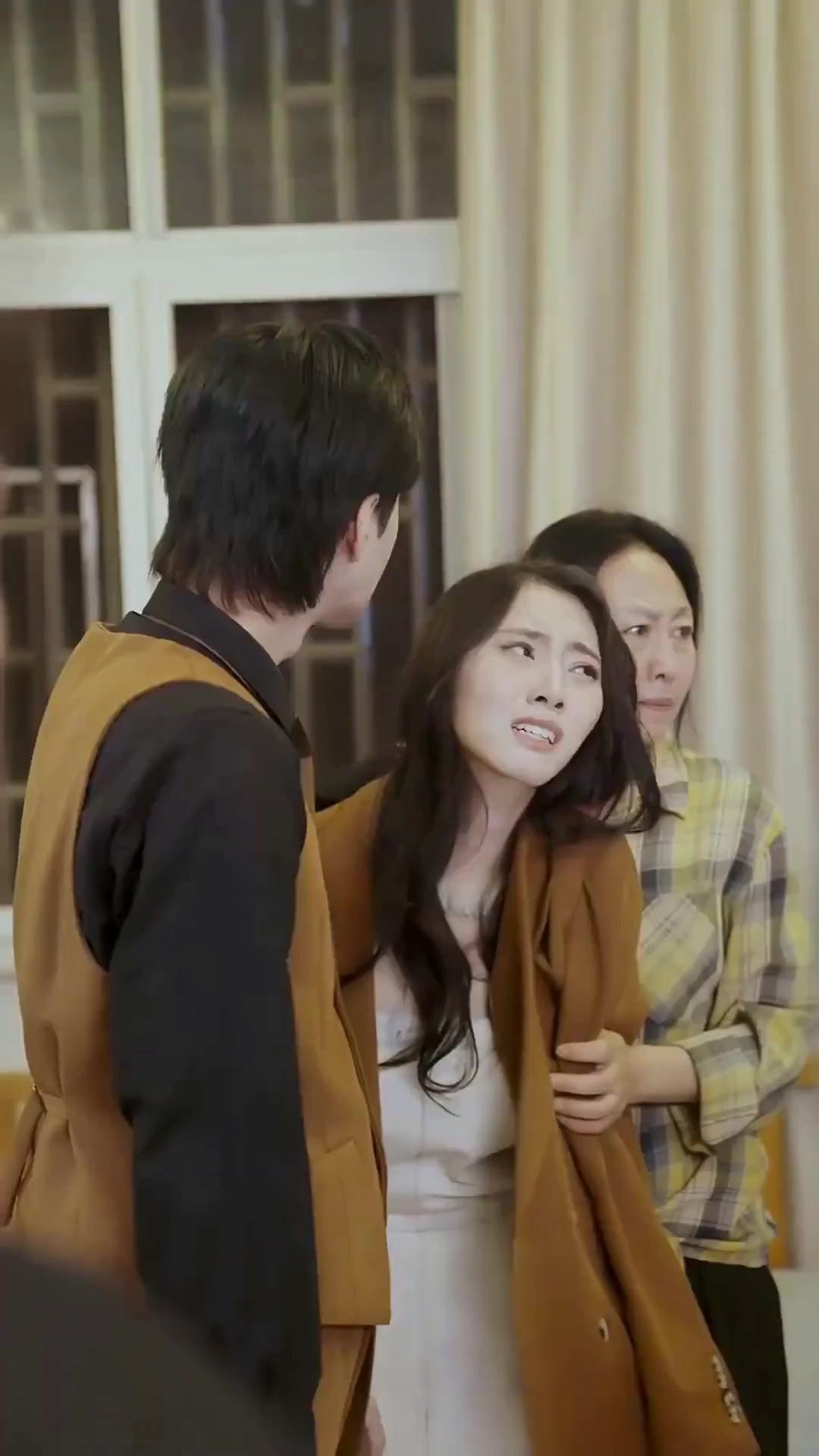 (Dublajlı) Para Kadınlara Harcanır