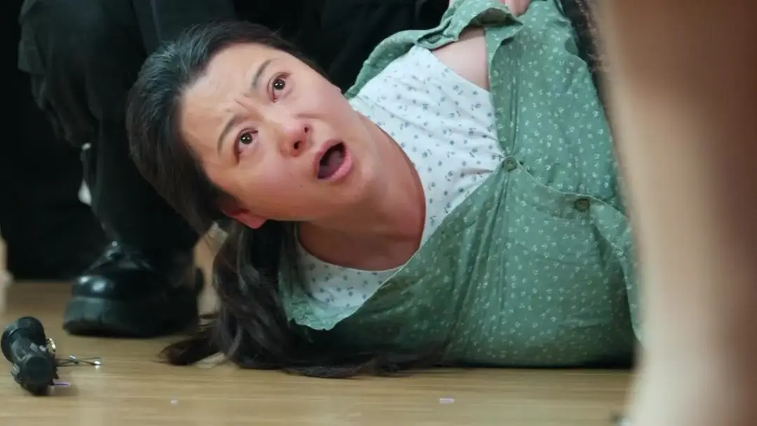 豪門太后在民間：玉墜落地時，她眼裡的光熄了