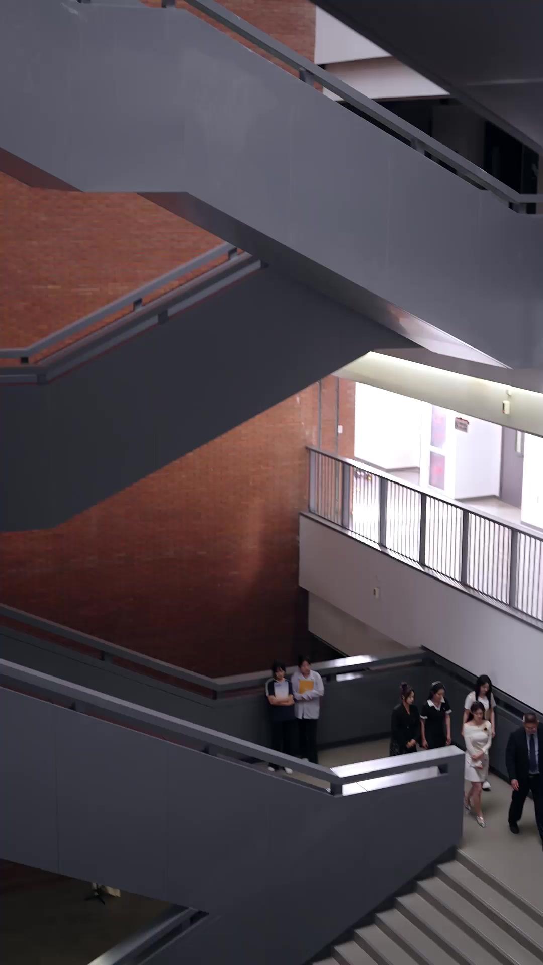 Suamiku adalah Musuh Keluargaku