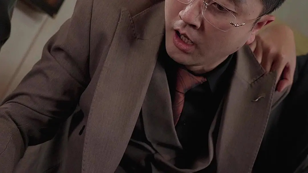 Silent Goodbye, Unseen Return: When Blood Becomes Language in the House of Whispers