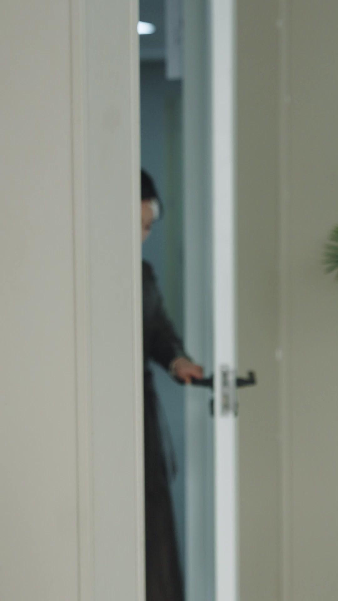 Cinta Palsu Hancurkan Kita