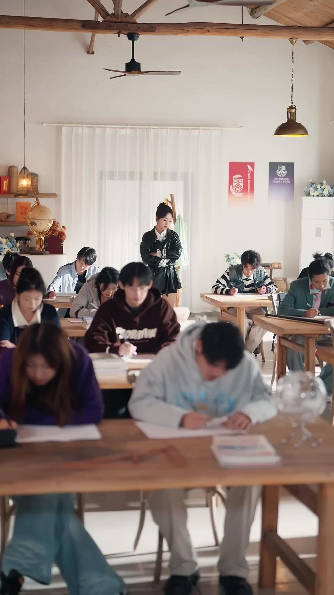 江少別鬧，慕老師很會打