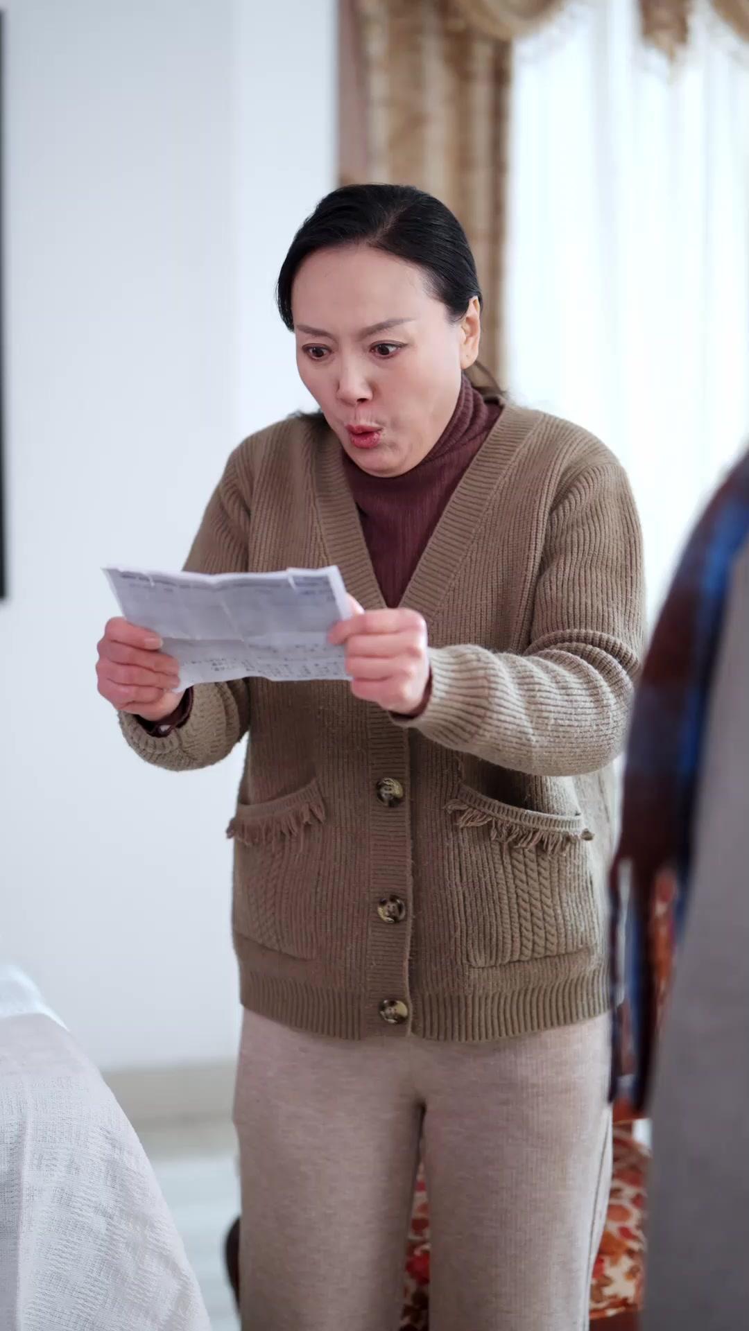 (Doublage)ROMANCE D'HIVER AU GRAND HÔTEL