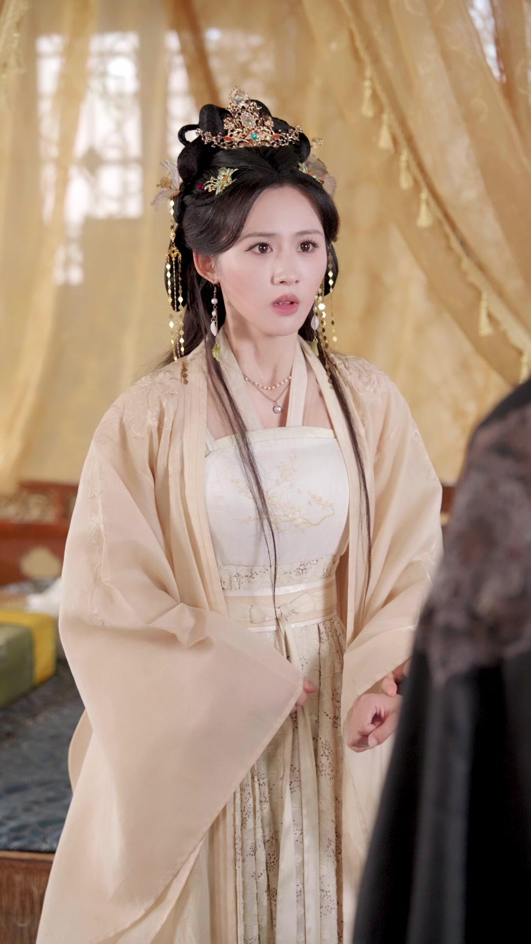 Bangkit Kembali, Menolak Jadi Istri Baik