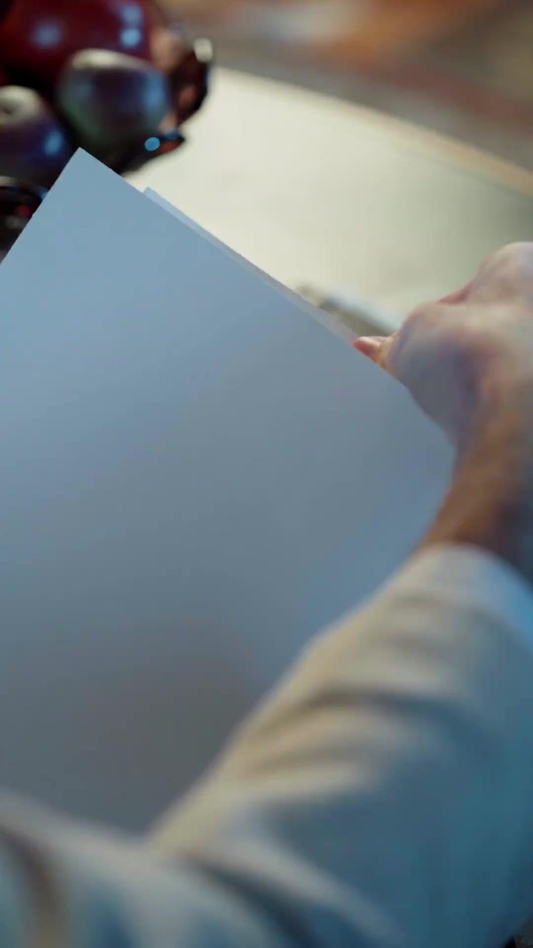 (Doublage) PLEURE POUR MOI QUAND JE PARS