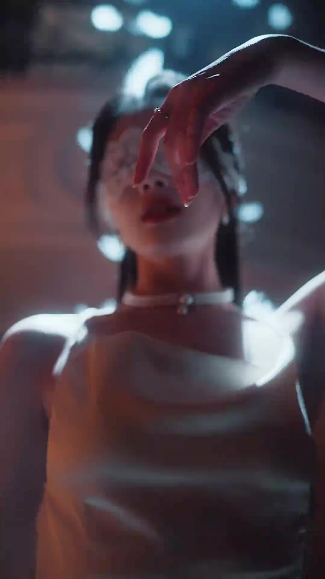 Sie ist nicht, wer sie sagt