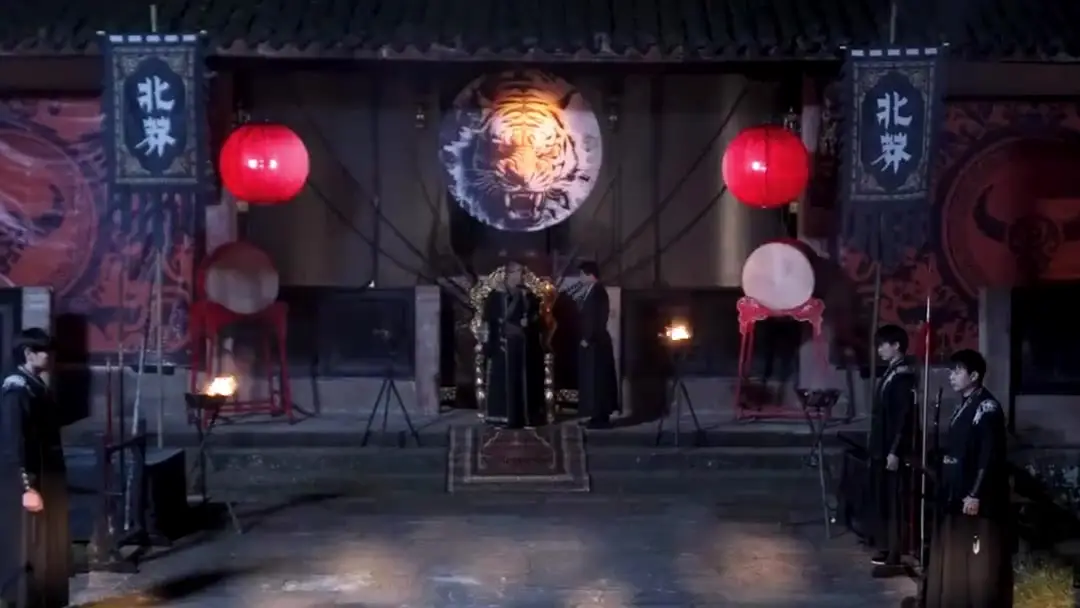 (Doblado) El guerrero divino perdido: ¿Quién realmente gobierna el poder?