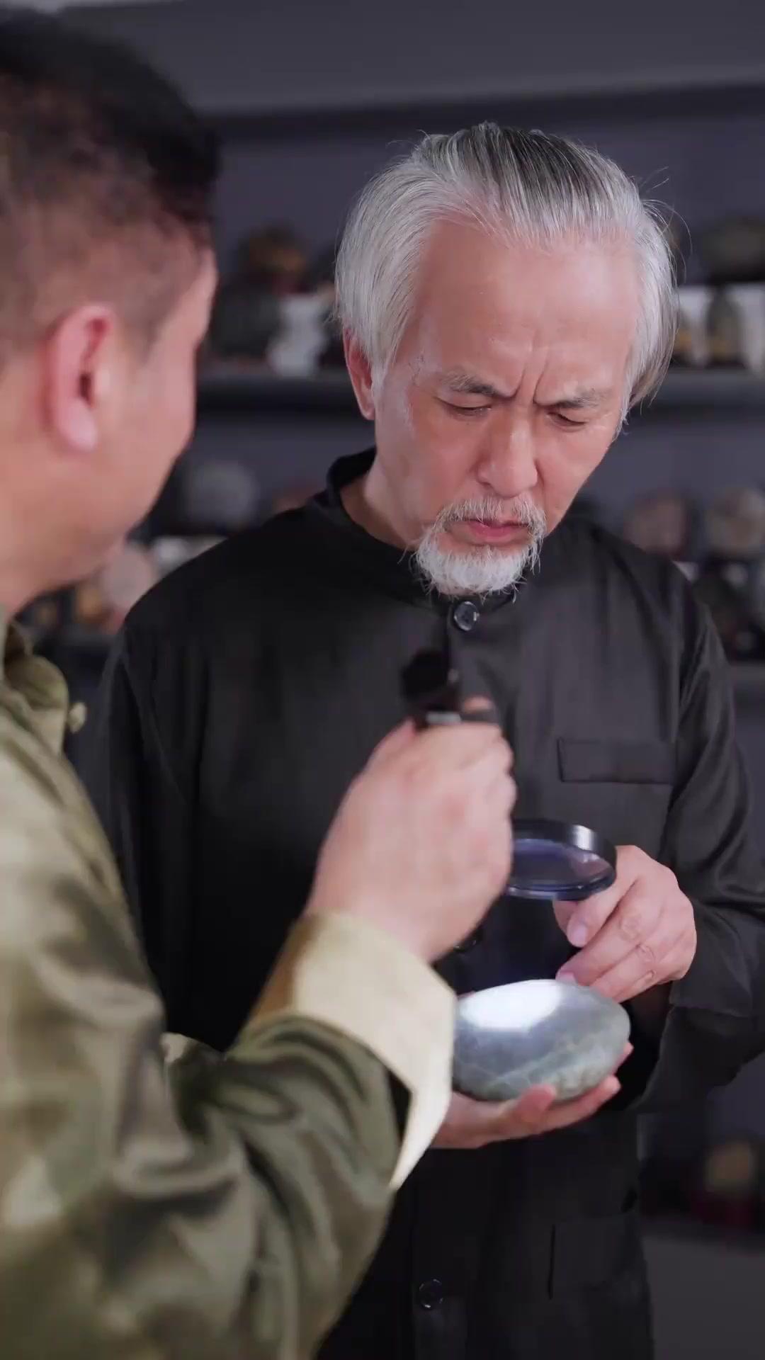 Ganti Ayah, Ubah Nasib