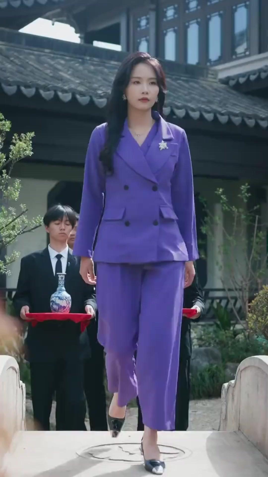 (Doblado) La más guapa no me suelta