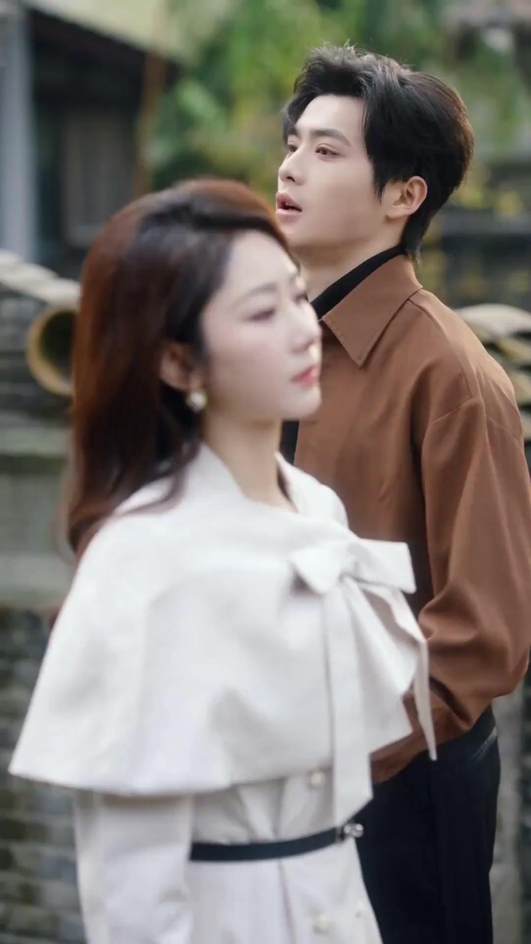 (Dublajlı) İki Hayat, İki Aşk, İkisi de Boş