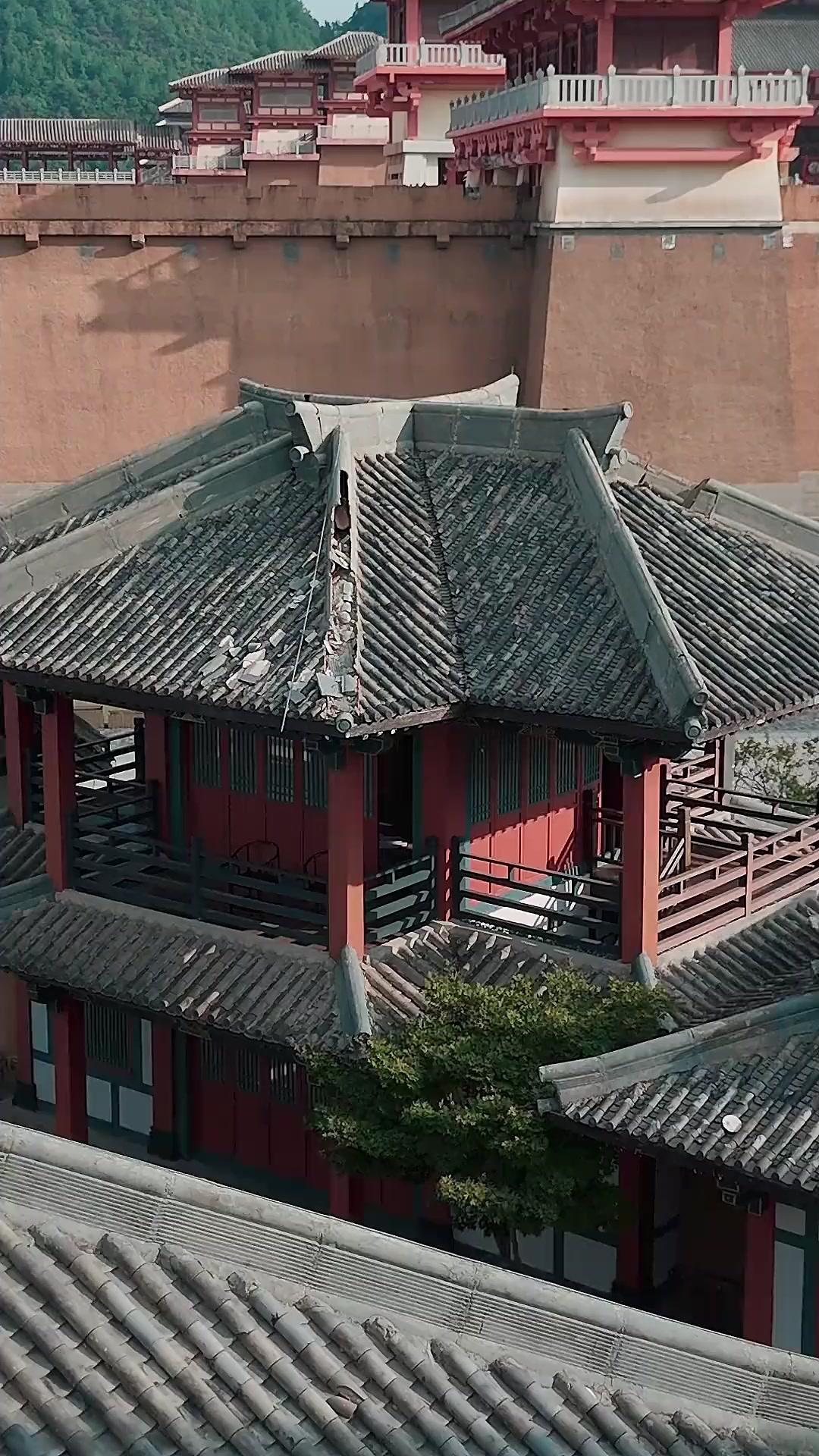 Permaisuri Melarikan Diri Ketika Mengandung