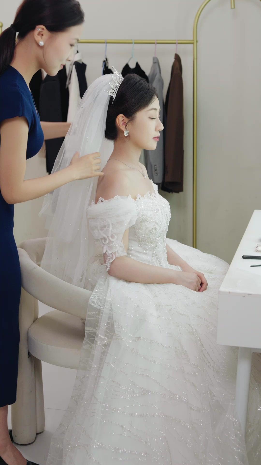 Setelah Tersadar, Ku Nikahi Pria Koma