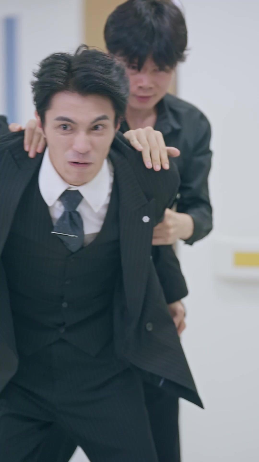 Luz Entre as Sombras