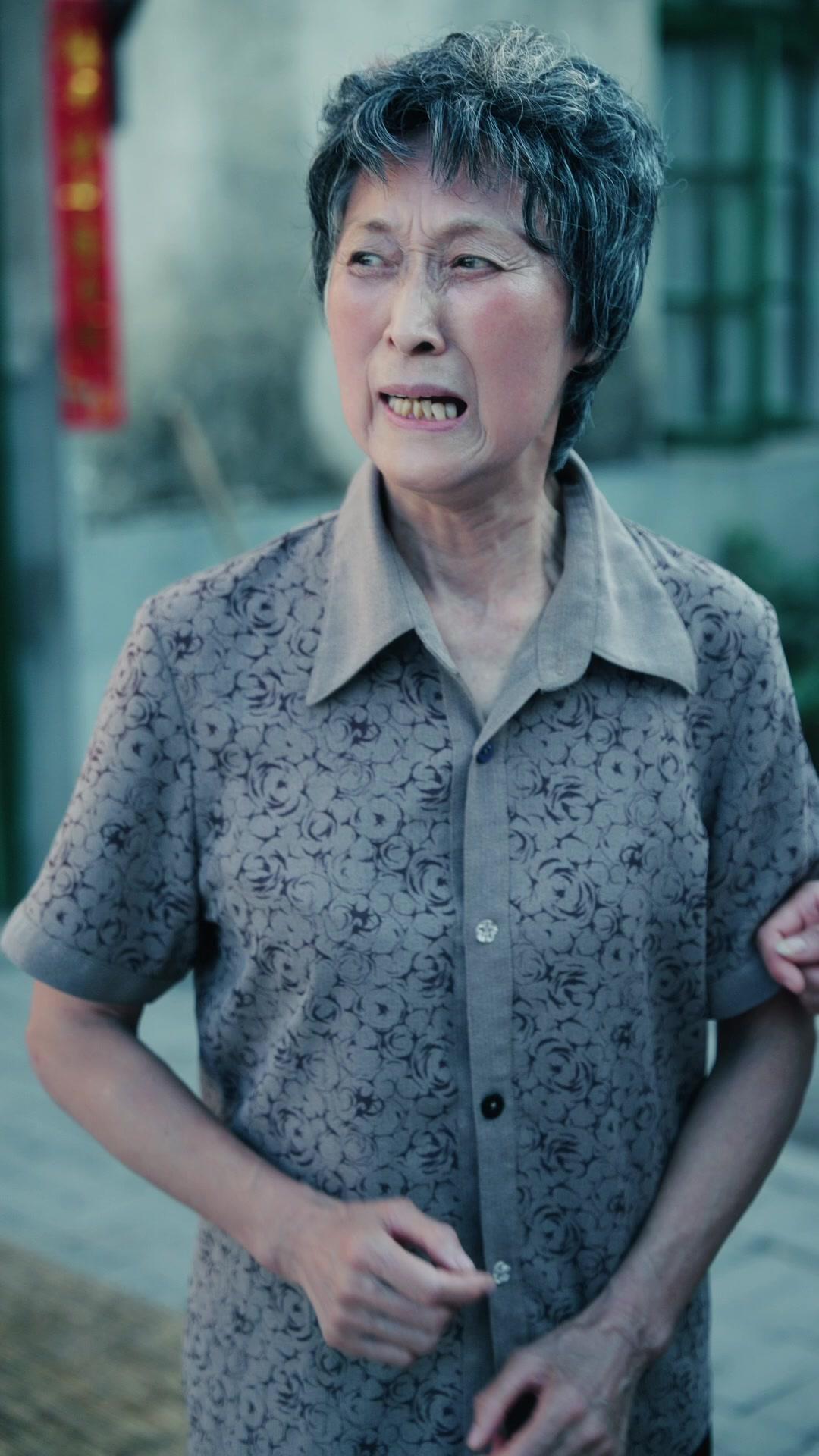 LA RÉDEMPTION D'UNE MÈRE CRUELLE