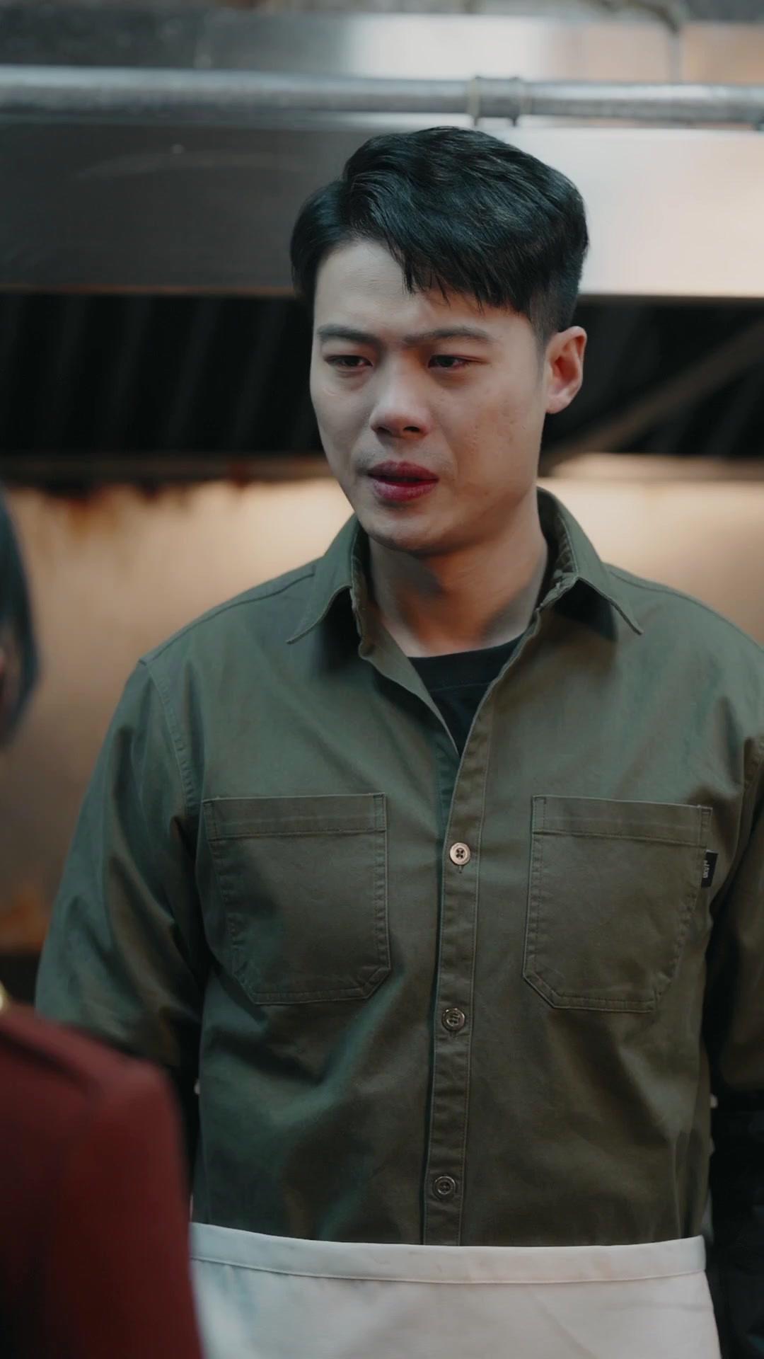 別哭，這碗飯妳不配