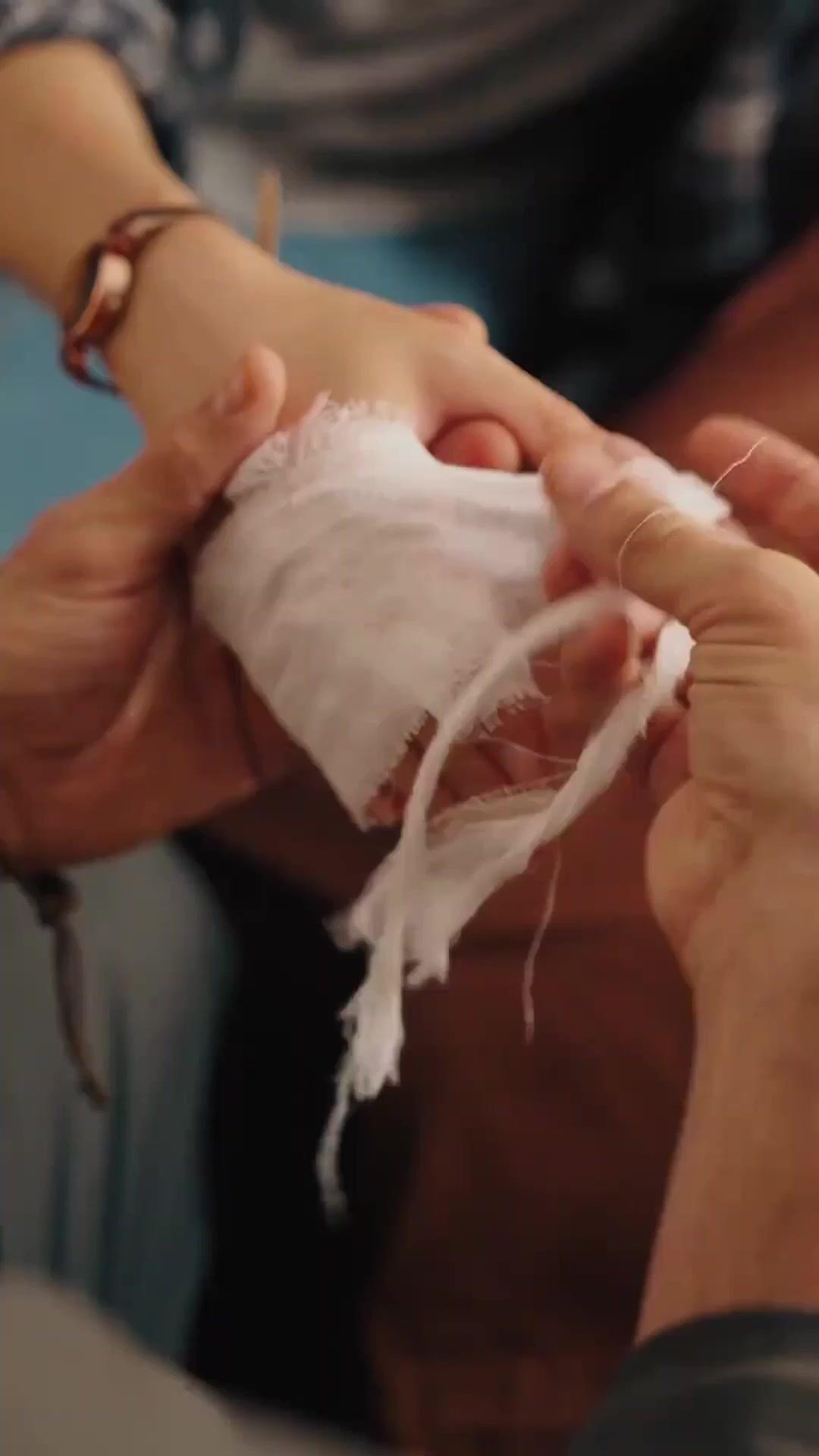 (Doblado) Los puños del engaño