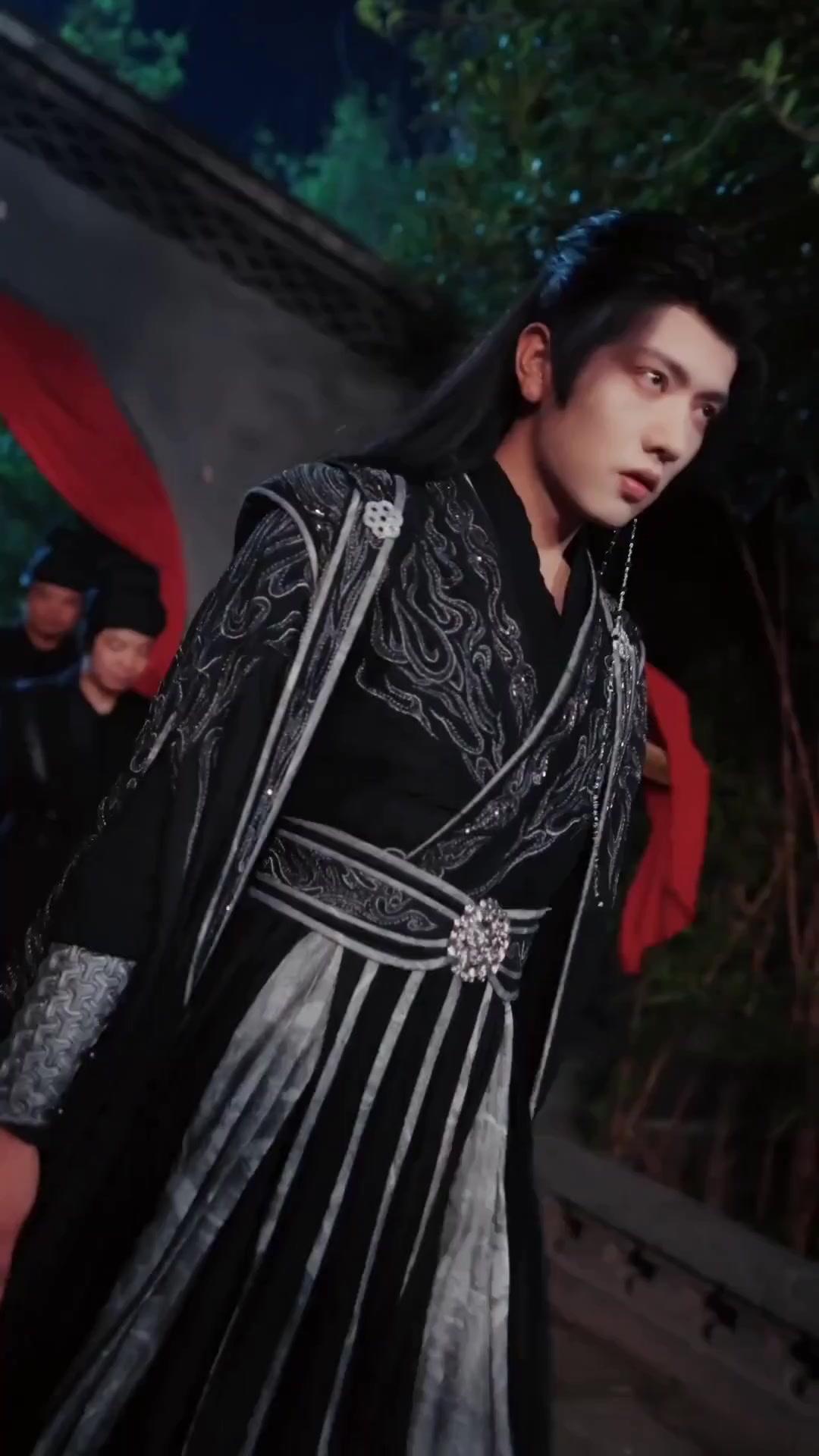 (مدبلج) ليلى عرافة القصر