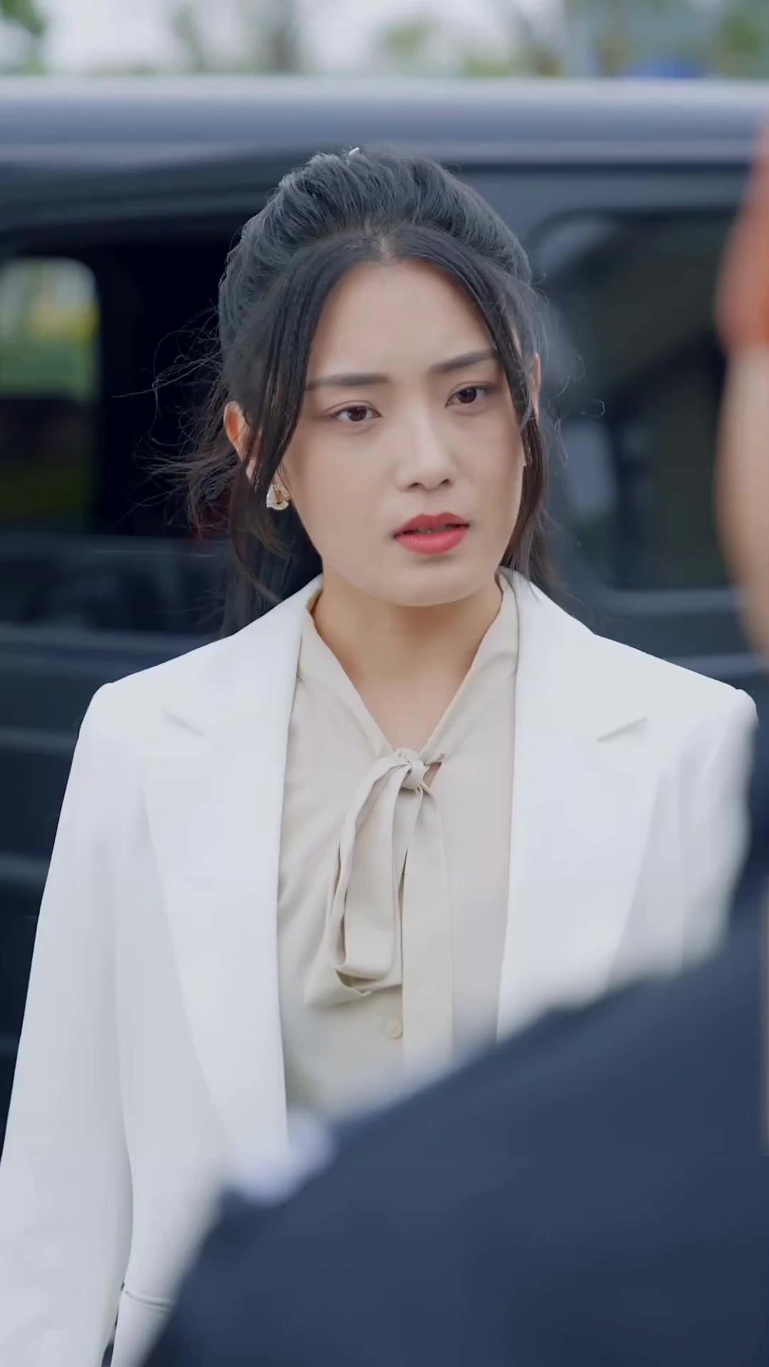 Ẩn Long Ngạo Thế