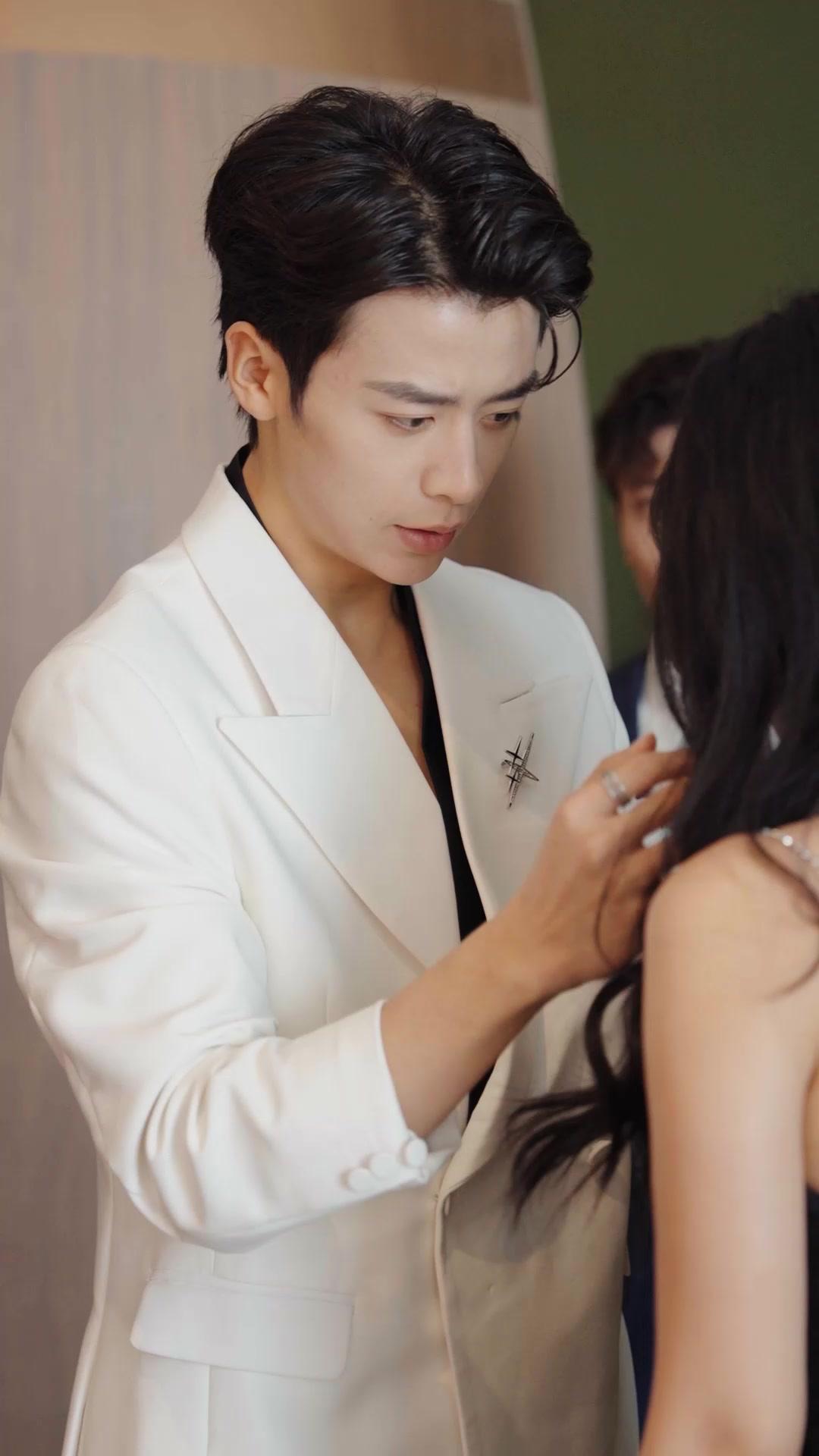 Reborn as the Tycoon’s Vengeful Bride