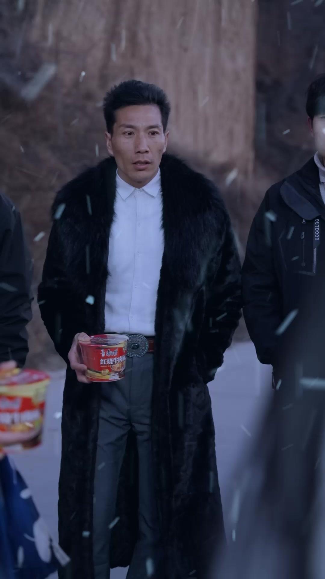 A Snowbound Journey Home