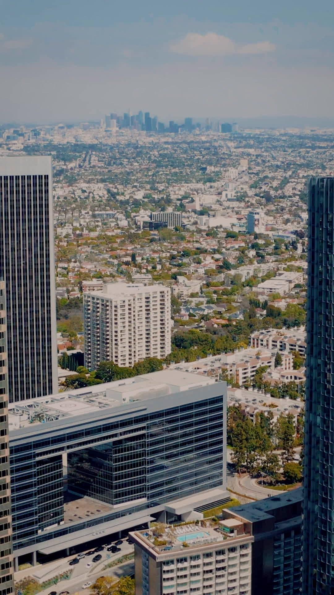 الرئيس التنفيذي الذي رفض 500 امرأة من أجلي 