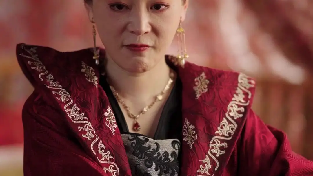 Ashes to Crown: When a Mirror Reflects More Than Face