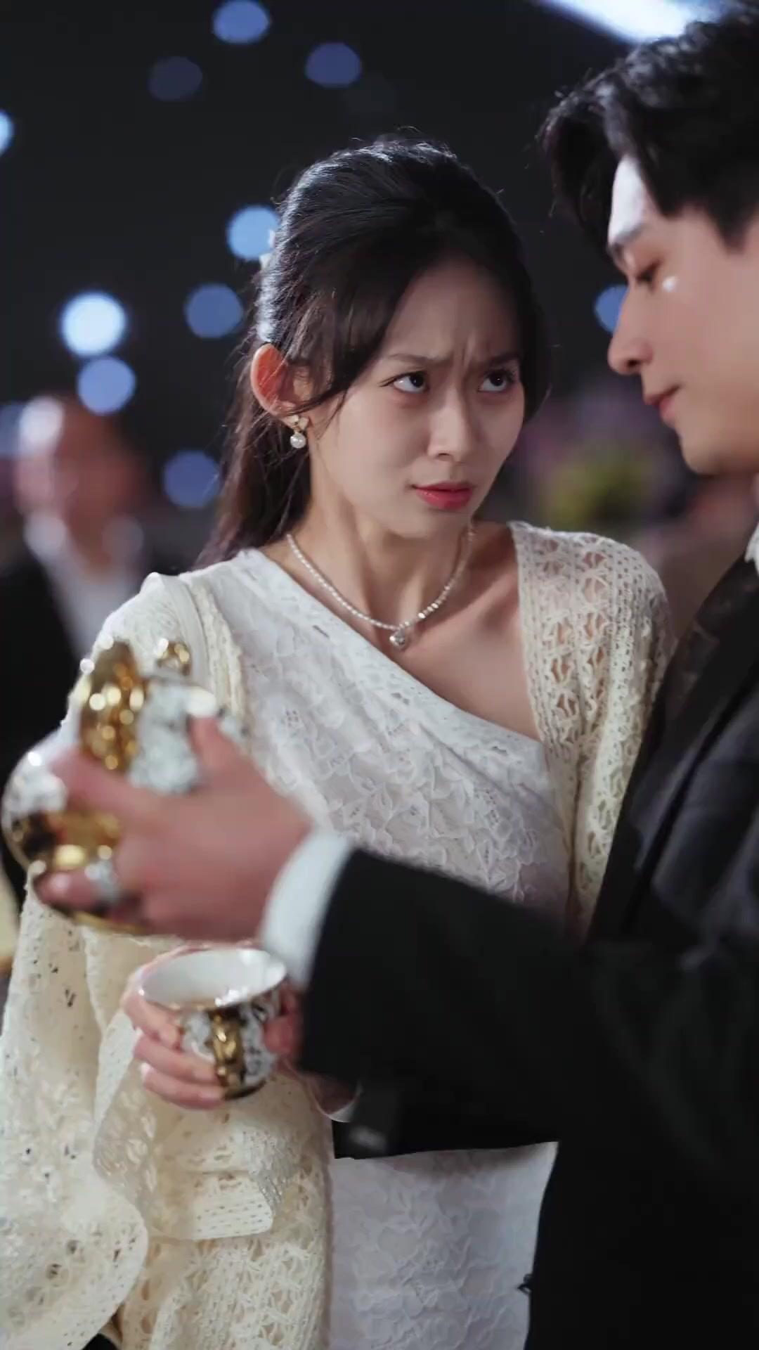 (พากย์เสียง) บอสคะ จริงๆฉันรักเงินมากกว่า